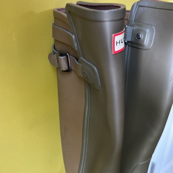 Hunter green boots - Picture 3 of 9